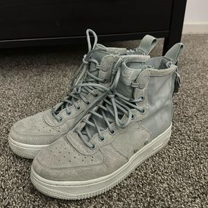 Nike SF AF-1 size 7 women’s . Perfect condition. pumice